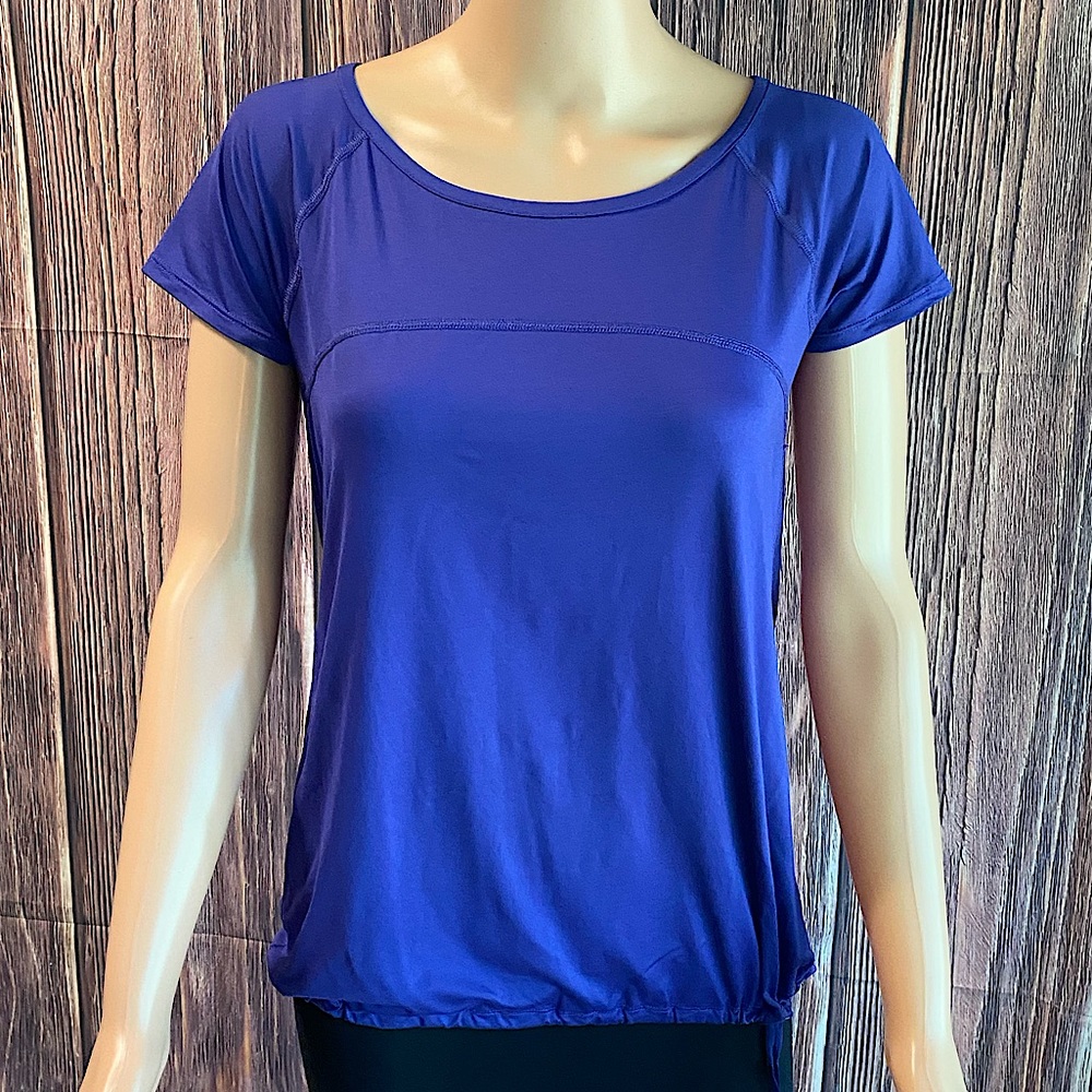 GapFit size XS indigo blue purple workout athletic short sleeve tee shirt